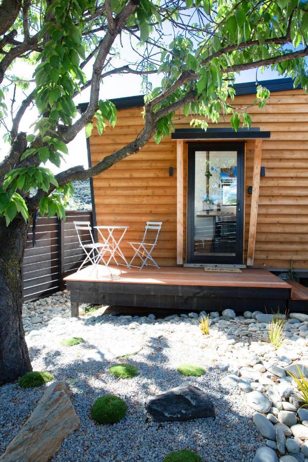 Апартаменты Tiny House With Mountain Views, Indoor And Outdoor Fire, Private Courtyard Garden Ванака Экстерьер фото