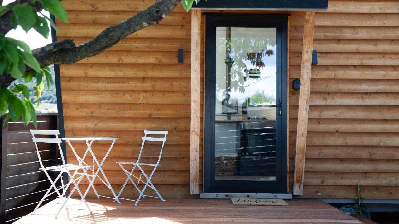 Апартаменты Tiny House With Mountain Views, Indoor And Outdoor Fire, Private Courtyard Garden Ванака Экстерьер фото